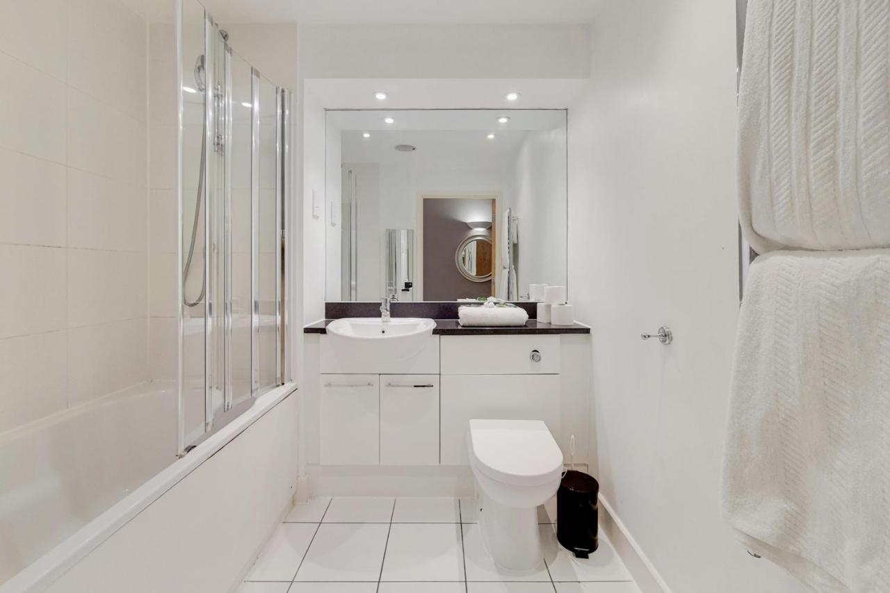 Deluxe Three Bedroom By Excel Londen
