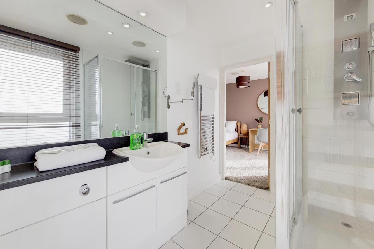 Deluxe Three Bedroom By Excel * Londen